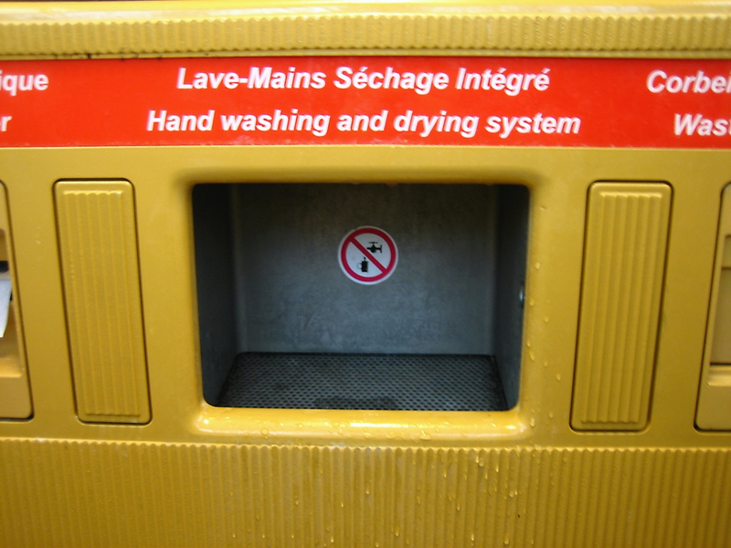 Illustration for article titled Electric Hand Dryers From Around the World